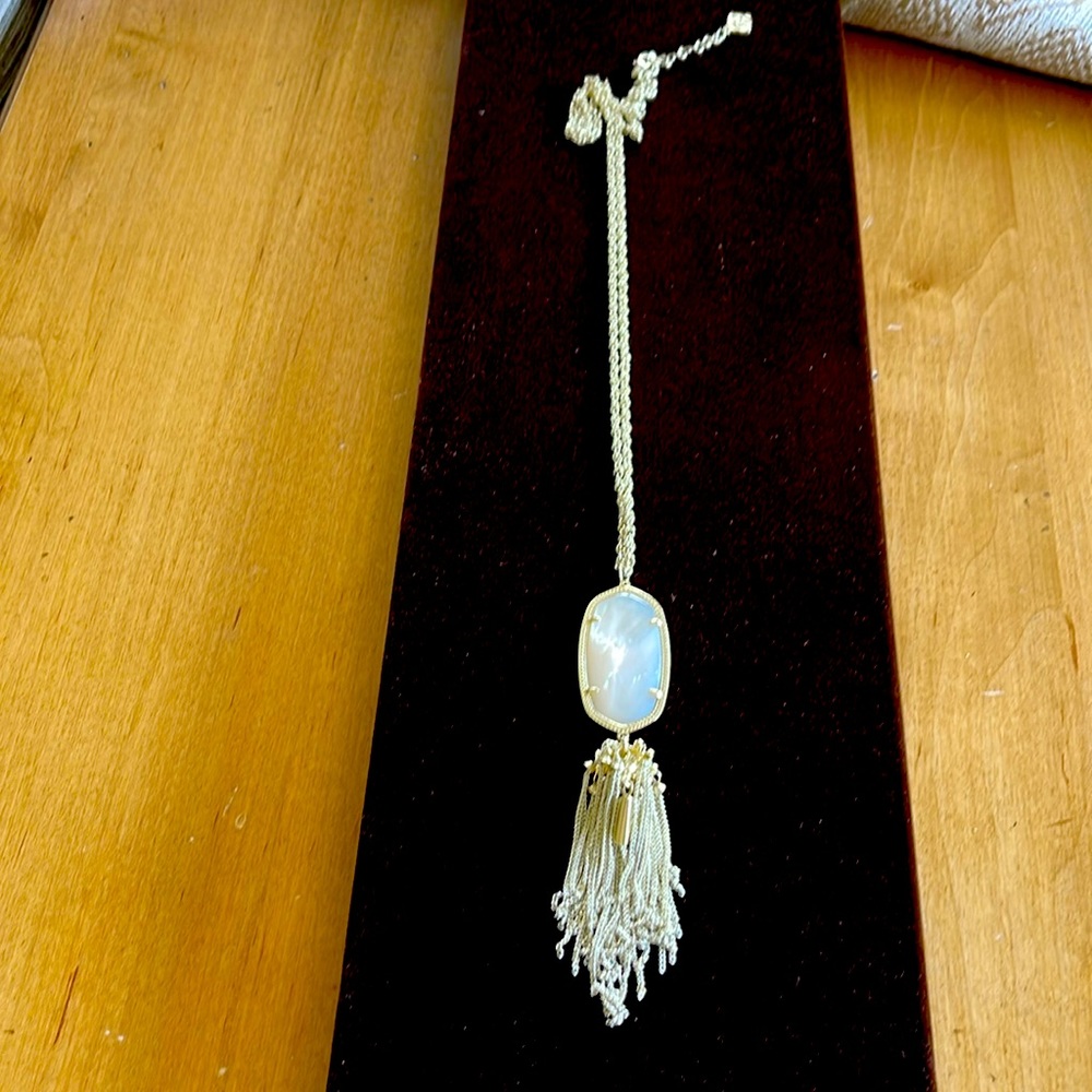 Kendra Scott pendant necklace